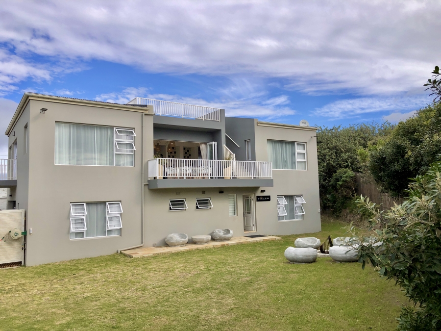 5 Bedroom Property for Sale in West Bank Eastern Cape